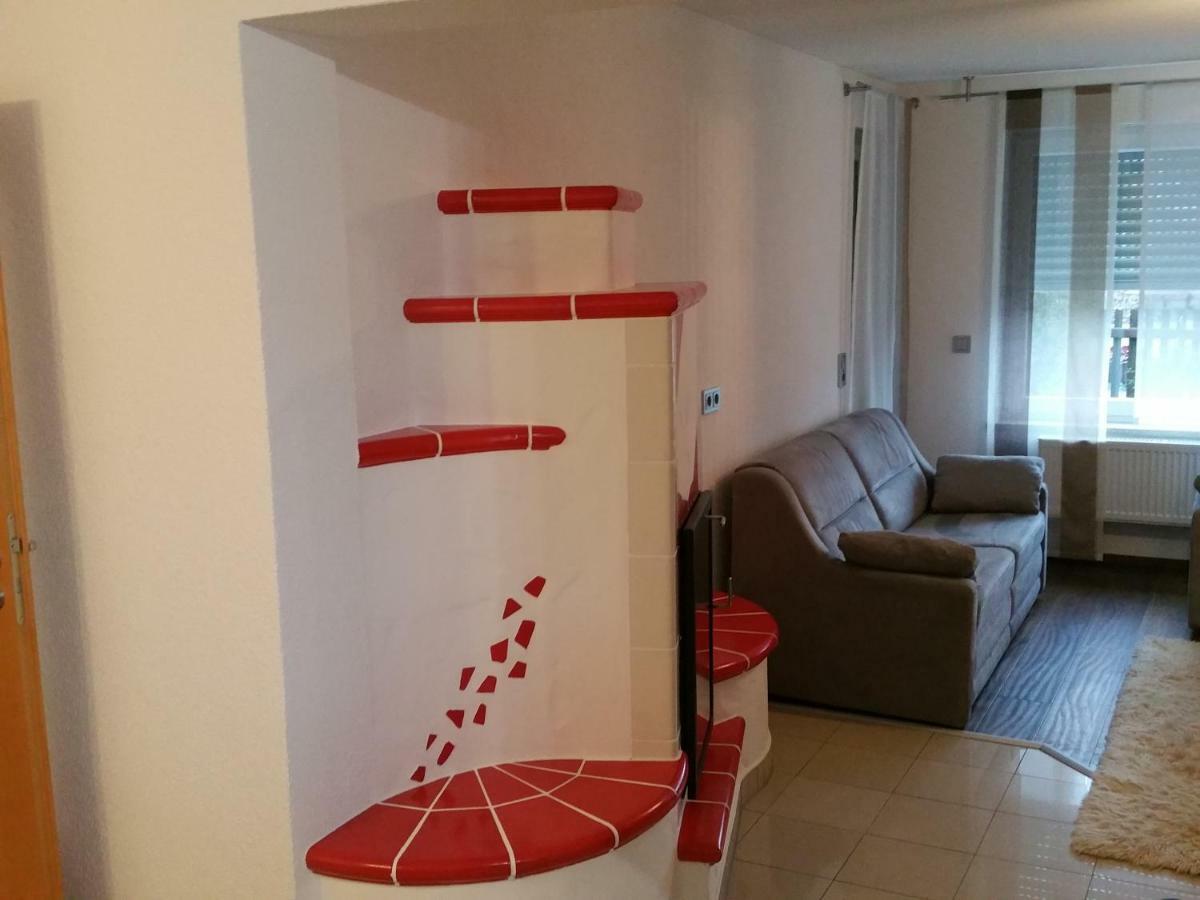 Ferienhaus Giulia In Guenzburg Ideal Fuer 2 Familien Bagian luar foto
